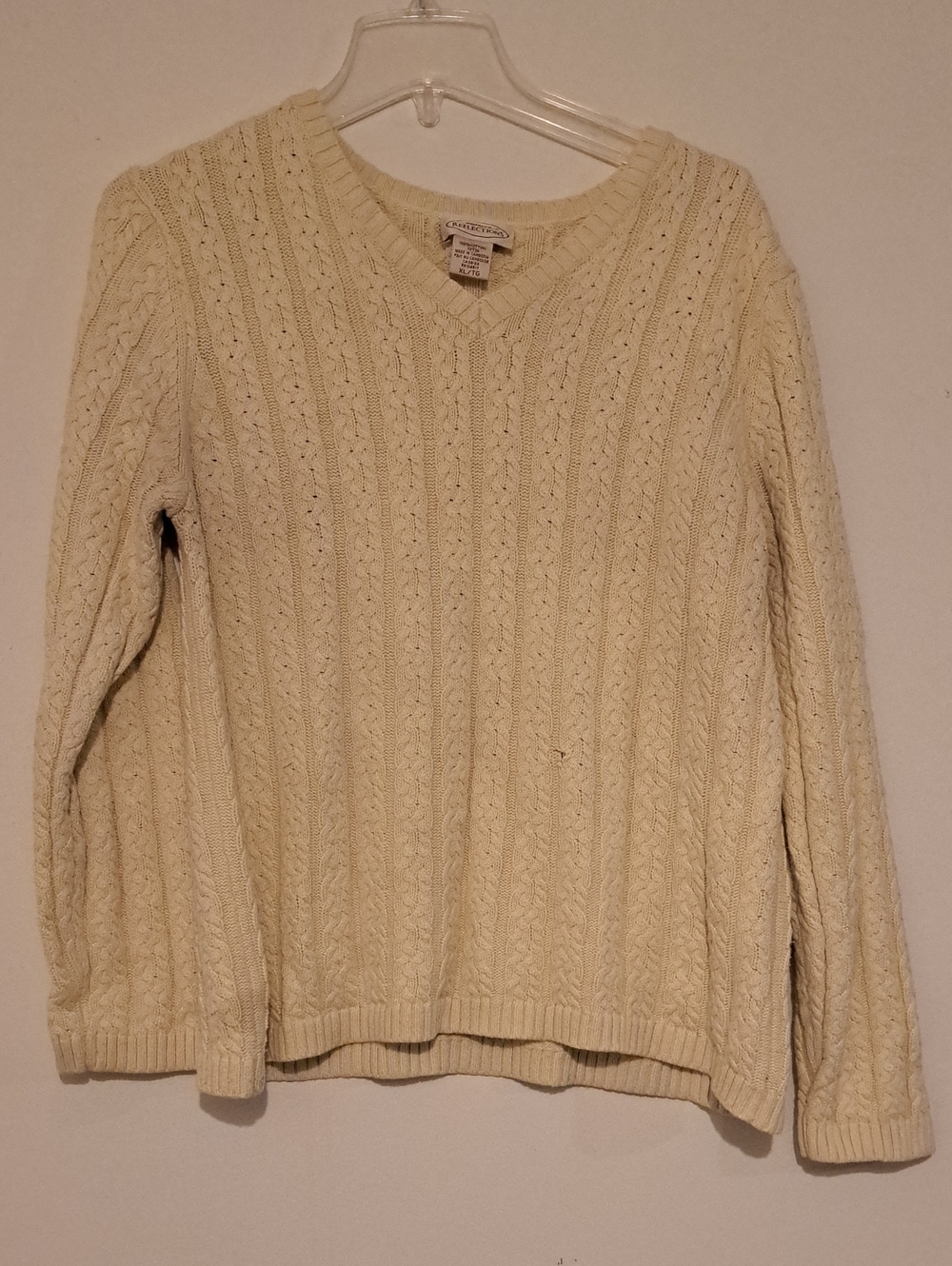 Vintage Northern Reflections Ivory Cable-Knit V-Neck Sweater. Cottagecore